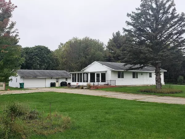 10450 Brickyard Road, Delton, MI 49046