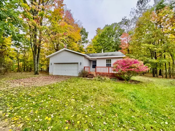 745 Wolverine Drive, Gladwin, MI 48624