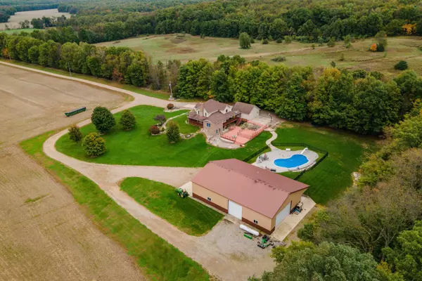 2495 E Mosherville Road, Jonesville, MI 49250