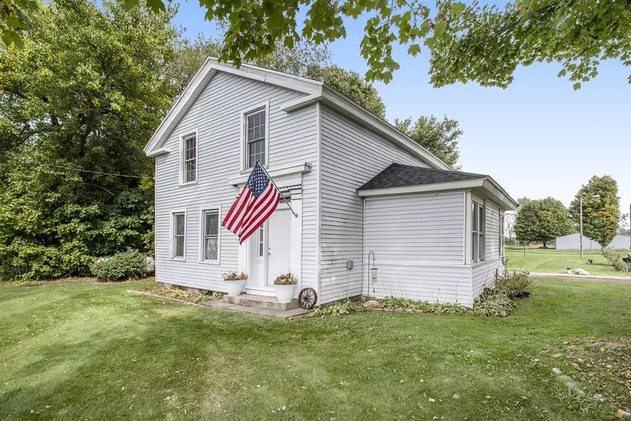 75621 County Road 681, Decatur, MI 49045