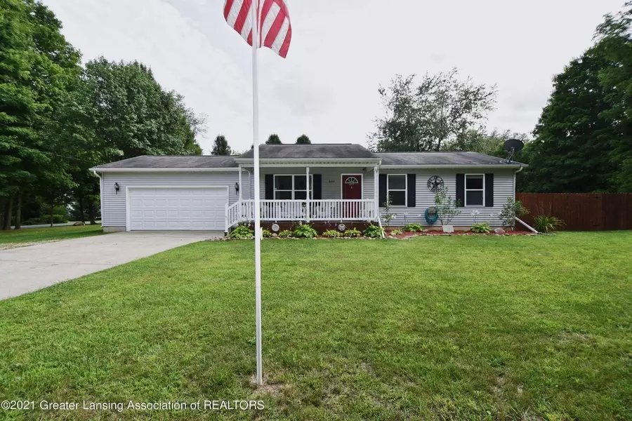 6015 W Barnes Road, Eaton Rapids, MI 48827