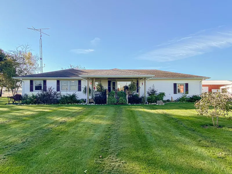 32867 Middle Crossing Road, Dowagiac, MI 49047