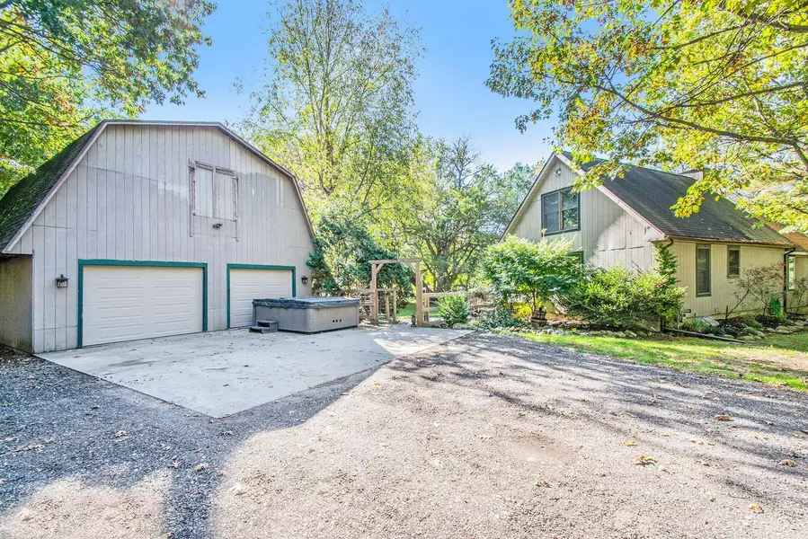 100 Matthew Road, Niles, MI 49120