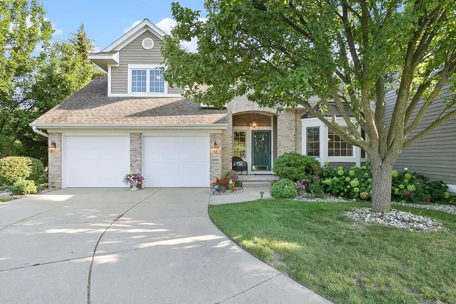 6005 Strasbourg, Lansing, MI 48917