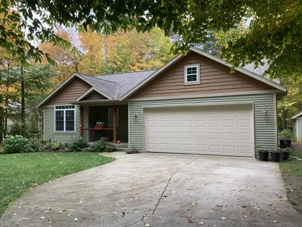 12709 Austrian Drive, Grant, MI 49327