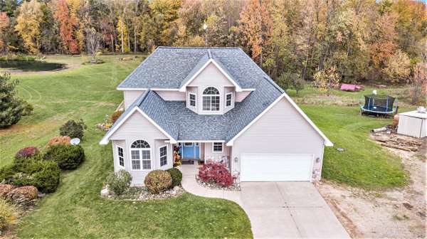 890 Orchard Hill Drive, Casnovia, MI 49318