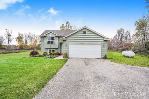 14715 Aveinida NE Drive, Cedar Springs, MI 49319