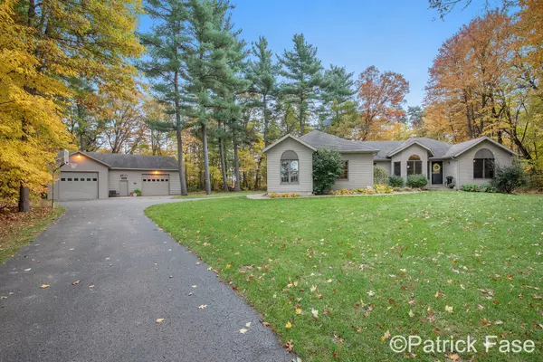 12617 Macclain NE Court,  Cedar Springs,  MI 49319