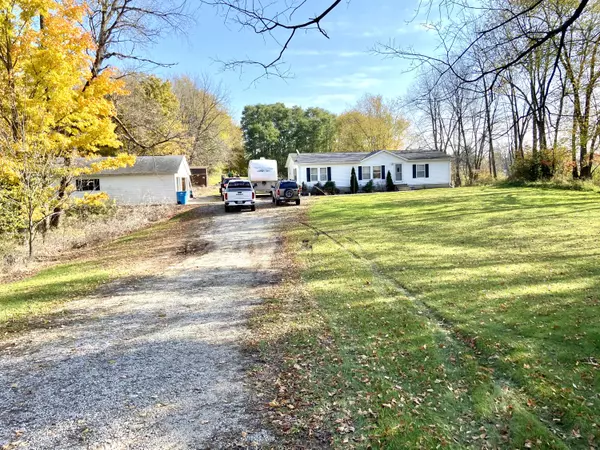 56345 Fish Lake Street, Cassopolis, MI 49031