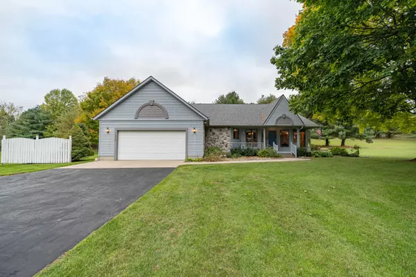 13550 Arbor Drive, Delton, MI 49046