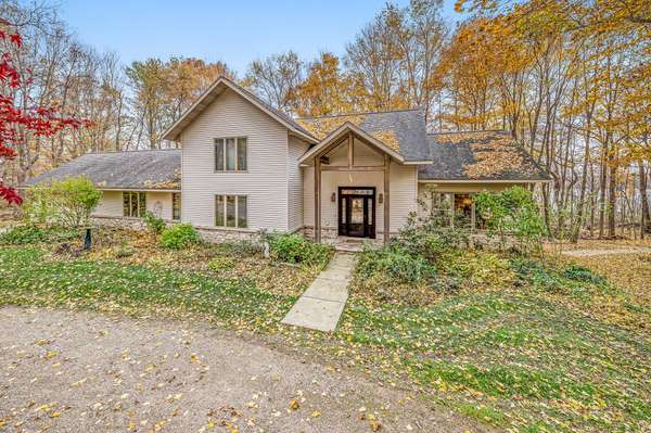 57135 Farrand Road, Colon, MI 49040