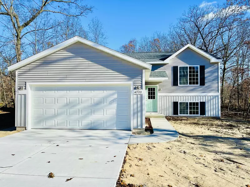 4722 Blue Heron Drive, Pierson, MI 49339