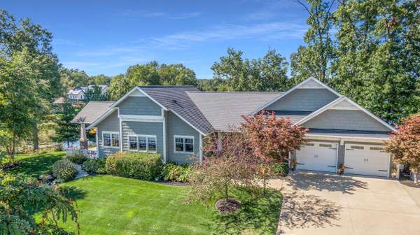 62000 Pheasant Pointe Drive,  Sturgis,  MI 49091