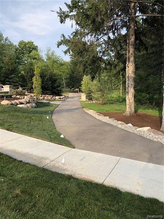 Novi, MI,22495 Montebello Court