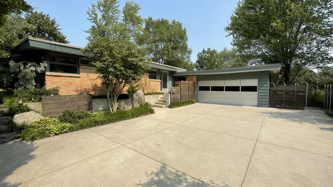 1909 Argentina SE Drive, East Grand Rapids, MI 49506