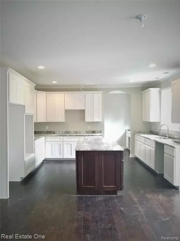 Shelby Twp, MI 48315,13186 Diegel Drive