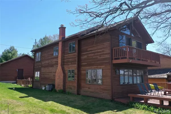 Fenton, MI 48430,12298 Windsor Beach Drive