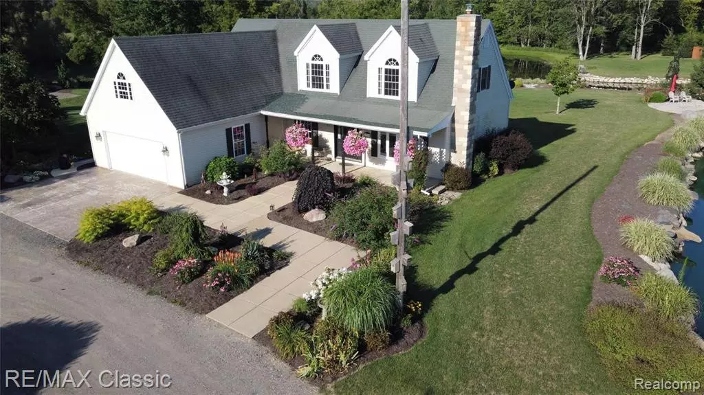 10099 STOW Road, Webberville, MI 48892