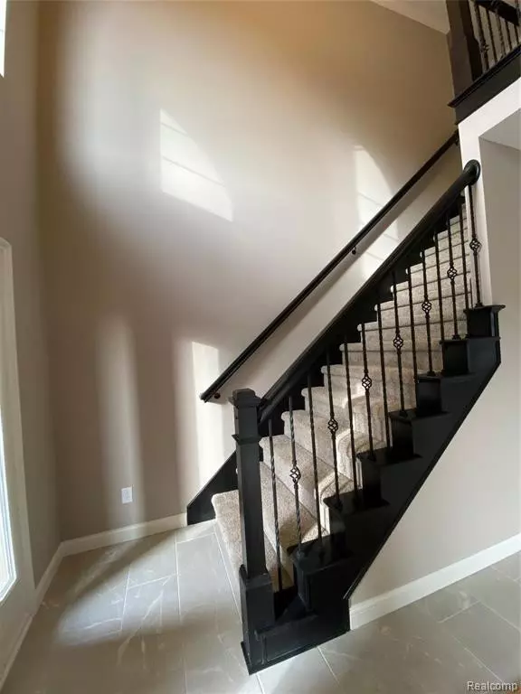 Shelby, MI 48317,5757 VALYN DRIVE Drive