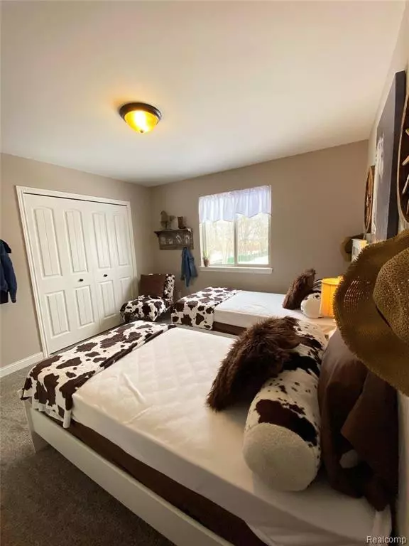 Shelby, MI 48317,5775 VALYN DRIVE