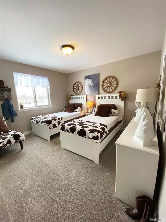 Shelby, MI 48317,5775 VALYN DRIVE