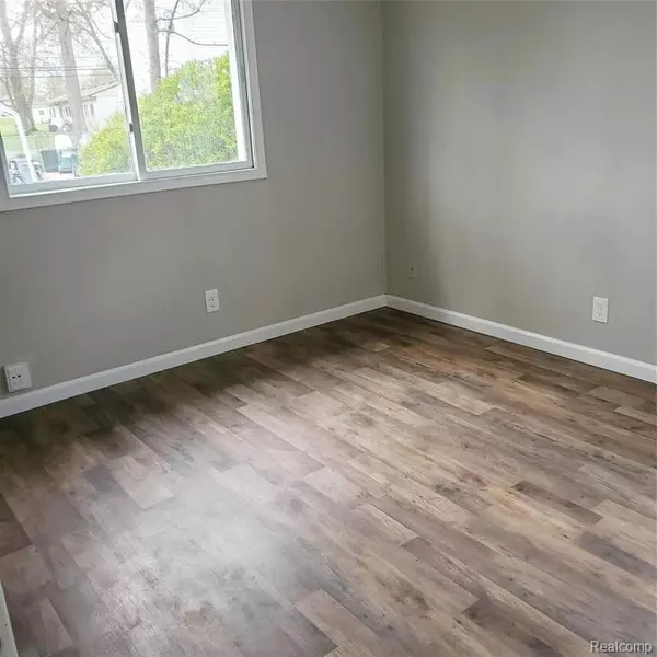 Westland, MI 48186,32567 MASON Street