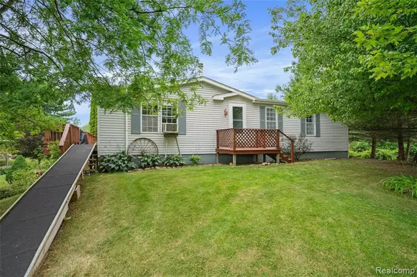 5885 Fargo Road, Avoca, MI 48006