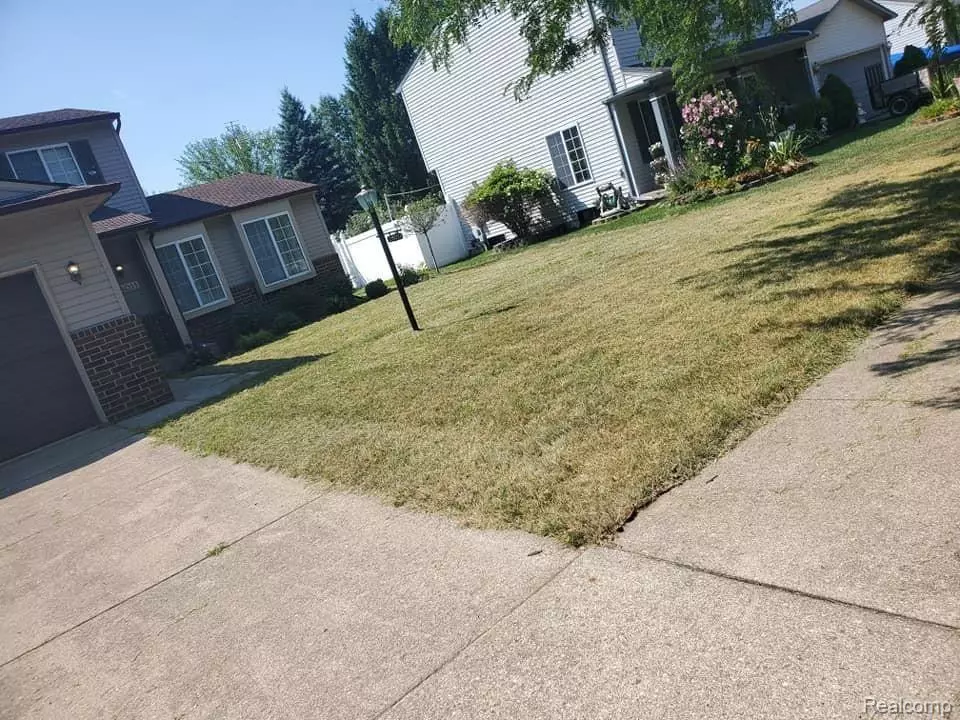 Romulus, MI 48174,28011 RIVERBRIDGE Drive