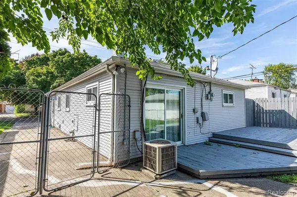 Dearborn Heights, MI 48125,4621 DUDLEY Street