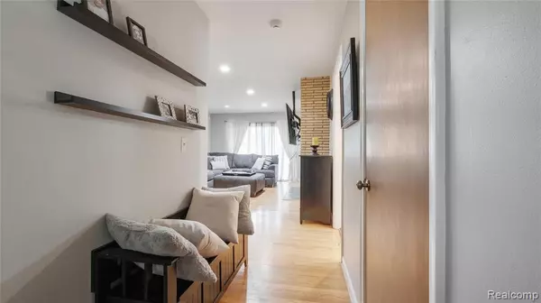 Farmington Hills, MI 48334,28761 ARANEL Street