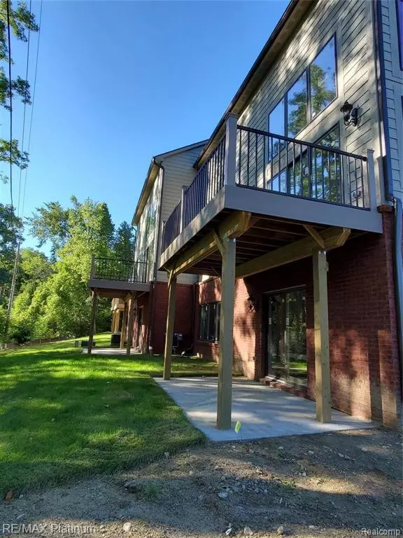 Brighton, MI 48114,3640 BAY