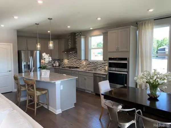 Walled Lake, MI 48390,1576 Beachwood Drive