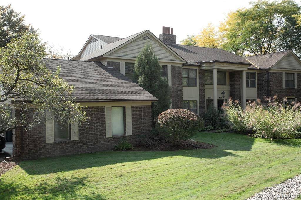 4368 Knightsbridge Lane, West Bloomfield, MI 48323