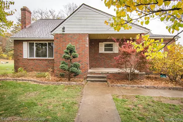 7741 HAMBURG Road, Brighton, MI 48116