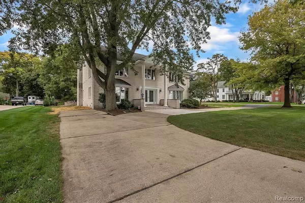 Grosse Ile, MI 48138,25414 E RIVER Road