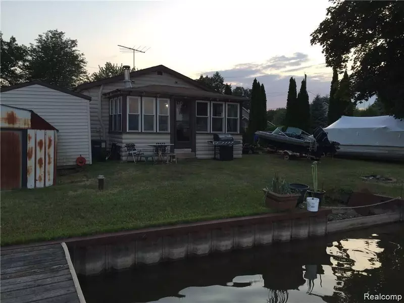 2104 KINGSTON Street, White Lake, MI