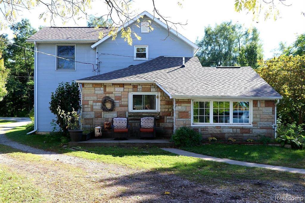 9441 WHITE LAKE Road, Fenton, MI 48430