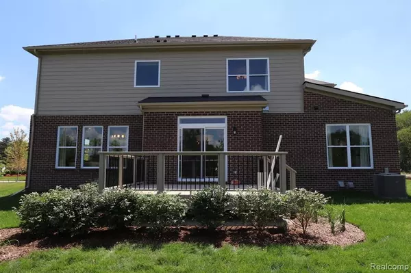 Novi, MI,47795 ALPINE Drive