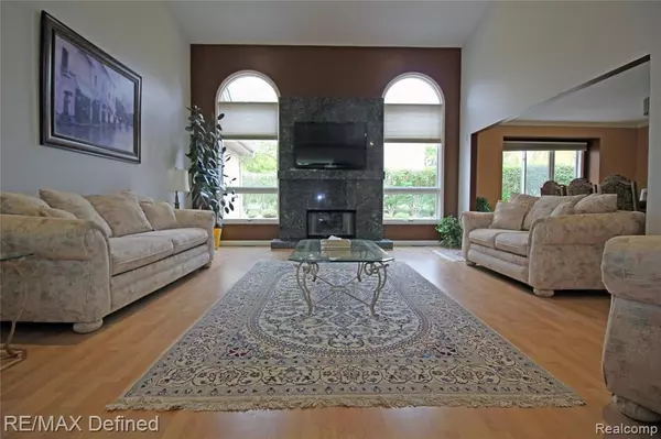 Rochester Hills, MI 48309,2120 CLINTON VIEW Circle