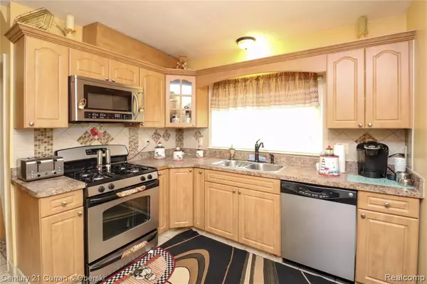 Dearborn, MI 48126,6906 BINGHAM Street