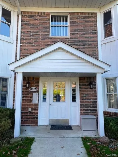Grosse Ile, MI 48138,8629 MATHIAS DR APT 49
