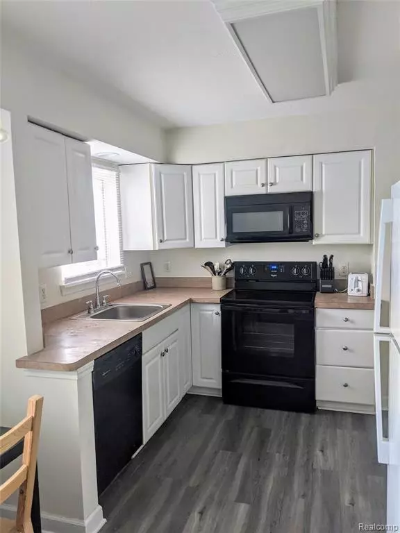 Lincoln Park, MI 48146,1703 LEBLANC Street