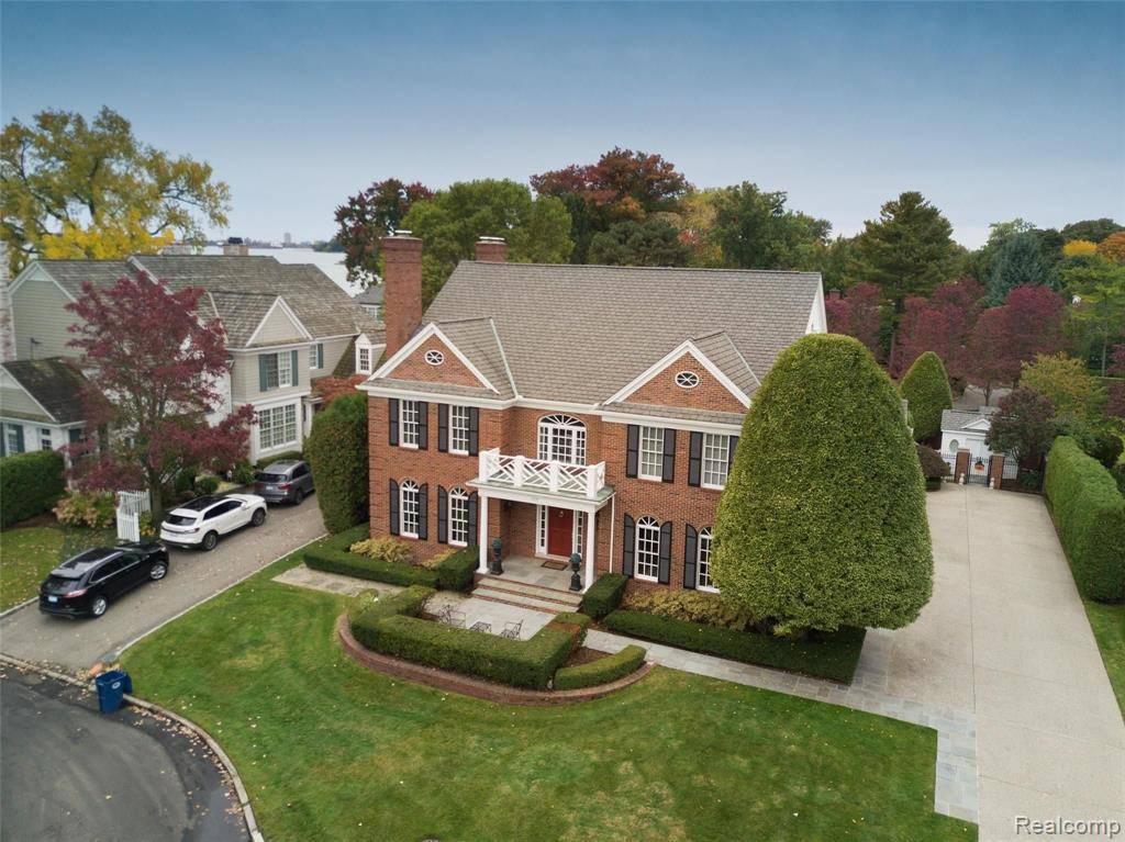 819 BISHOP Road, Grosse Pointe Park, MI 48230