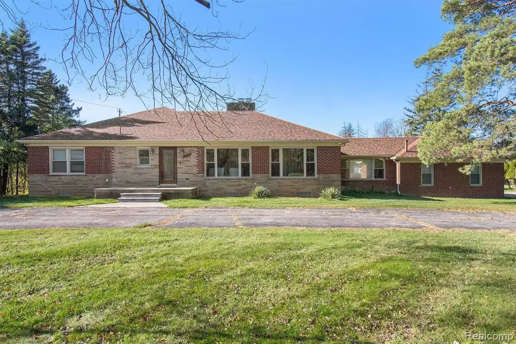 Southfield, MI 48034,29105 BRIARBANK Court