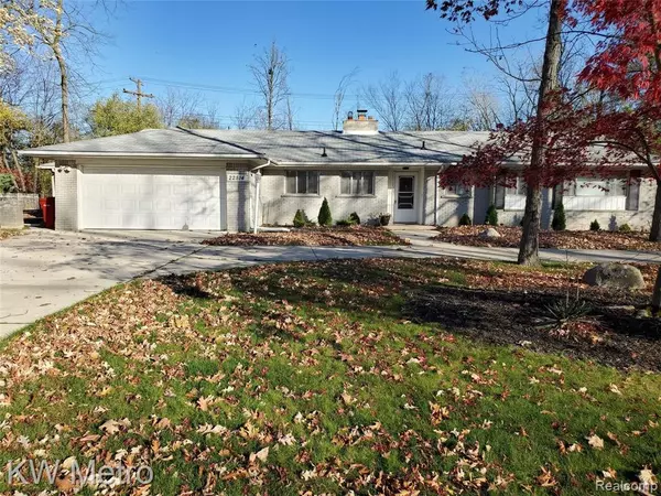 Southfield, MI 48034,22514 N BELLWOOD Drive