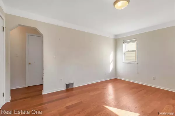 Lincoln Park, MI 48146,786 CLEVELAND Avenue