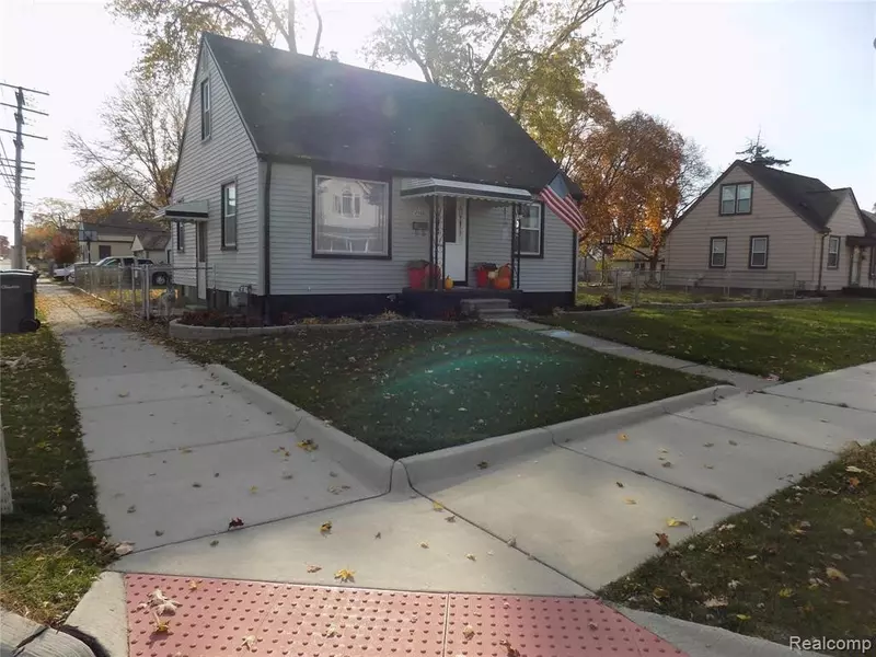 24601 HICKORY Street, Dearborn, MI 48124