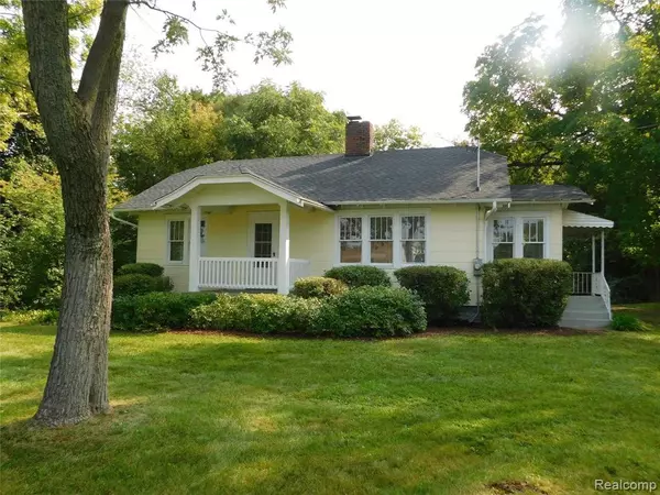 2415 LANSING Avenue, Jackson, MI 49202