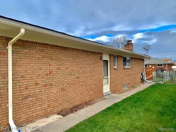 Sterling Heights, MI 48310,3137 DONNA Drive