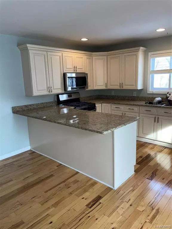 Grand Blanc, MI 48439,11423 HAZEL Avenue